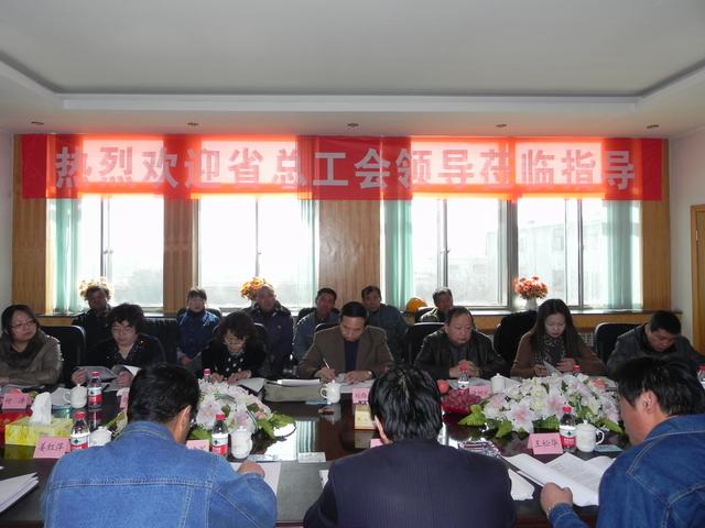 深入車間班組、&ldquo;零距離&rdquo;接觸職工、體驗職工生活、傾聽職工心聲