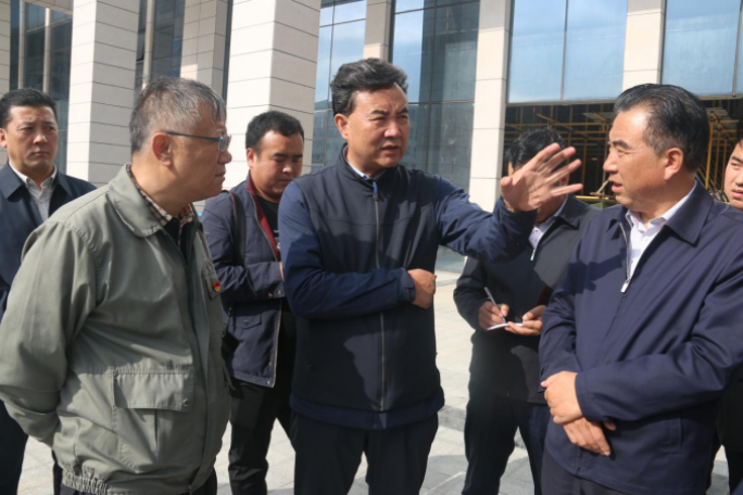 省人大常委會副主任、海東市委書記鳥成云專題調研曹家堡保稅物流園