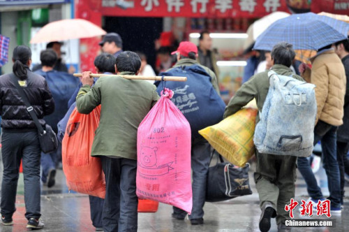 聚焦春節(jié)&ldquo;恐歸族&rdquo;：近鄉(xiāng)情怯，恐懼何來？(圖)